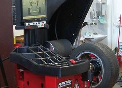 Wyważarka Hunter obsługująca system TPMS