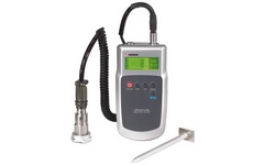 Mikroprocesorowy przyrząd EVA (electronic vibration analyzer) mierzący przyspieszenia oraz amplitudy i częstotliwości drgań
